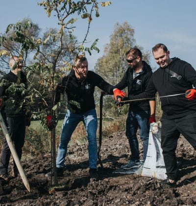 Purmo Polen planter 30 træer i forbindelse med sit 30 års jubilæum