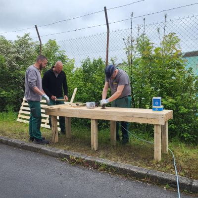 Wooden pallet furniture made by Finimetal employees